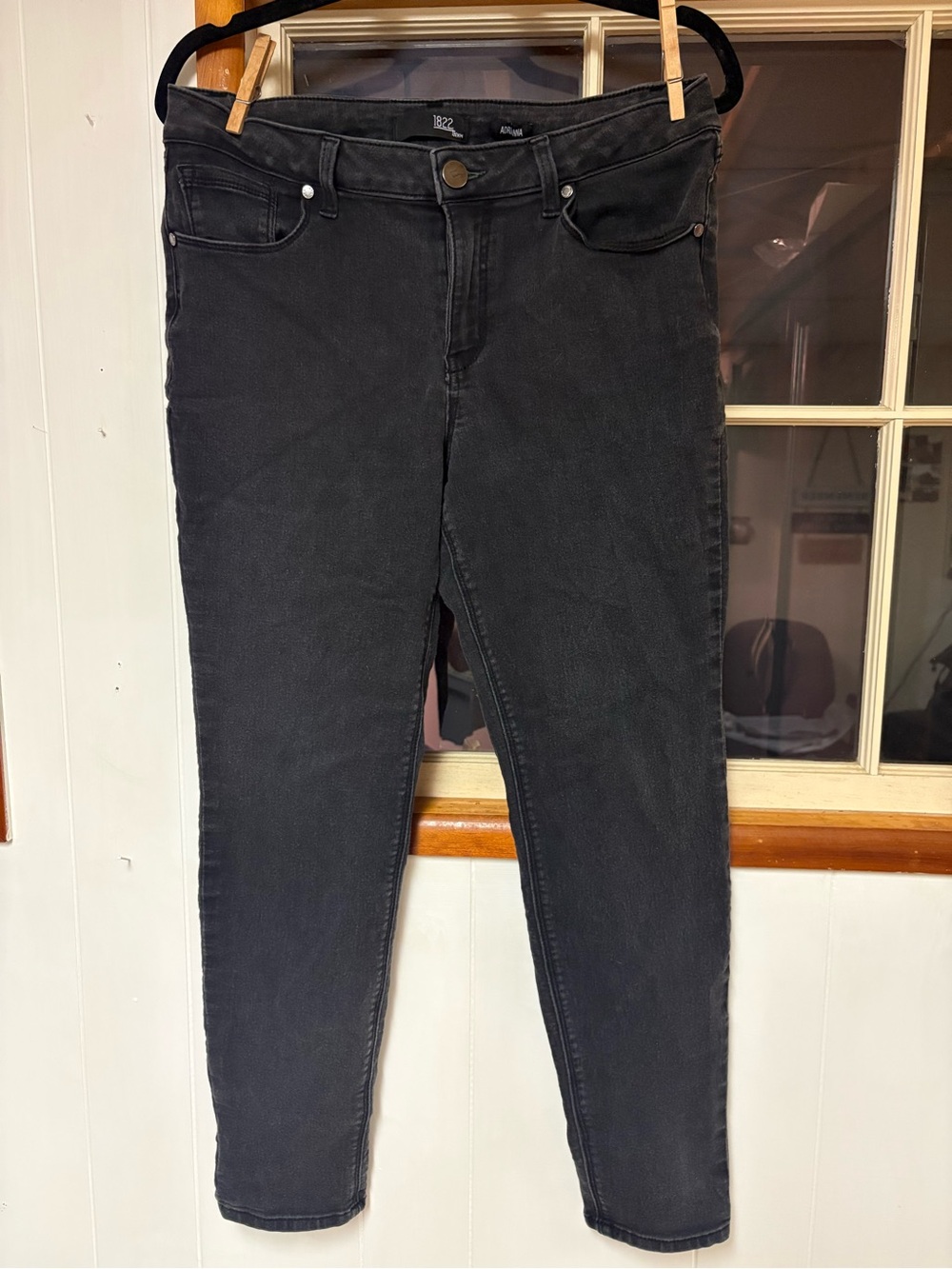 1822 Denim Women’s Black Skinny Jeans